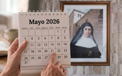 Mayo con M de Madre Cándida y María